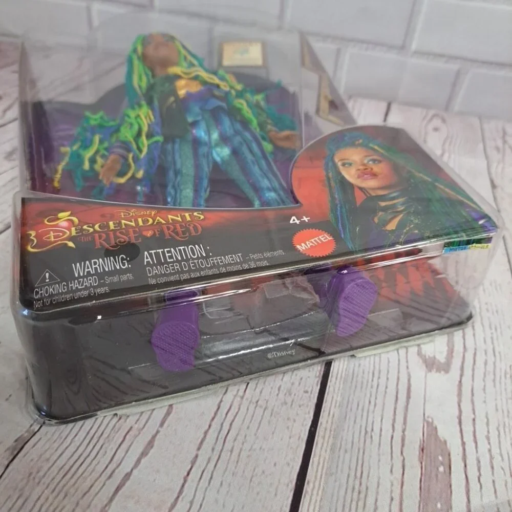 NEW Disney Descendants Rise Of Red ULIANA(Ursula Younger Sister) 11